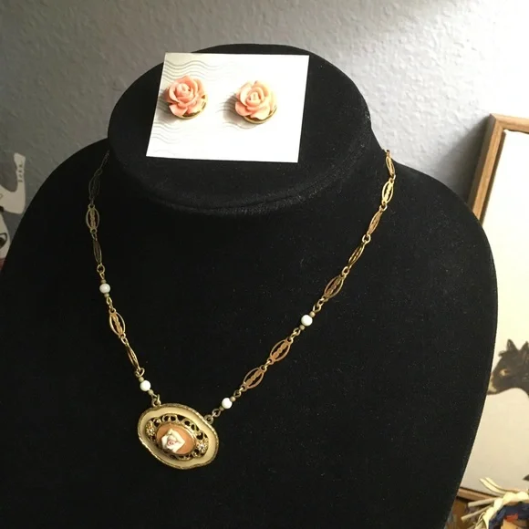 Vintage 1928 Brand Rose Enamel and Porcelain Necklace plus Earrings - Picture 12 of 17
